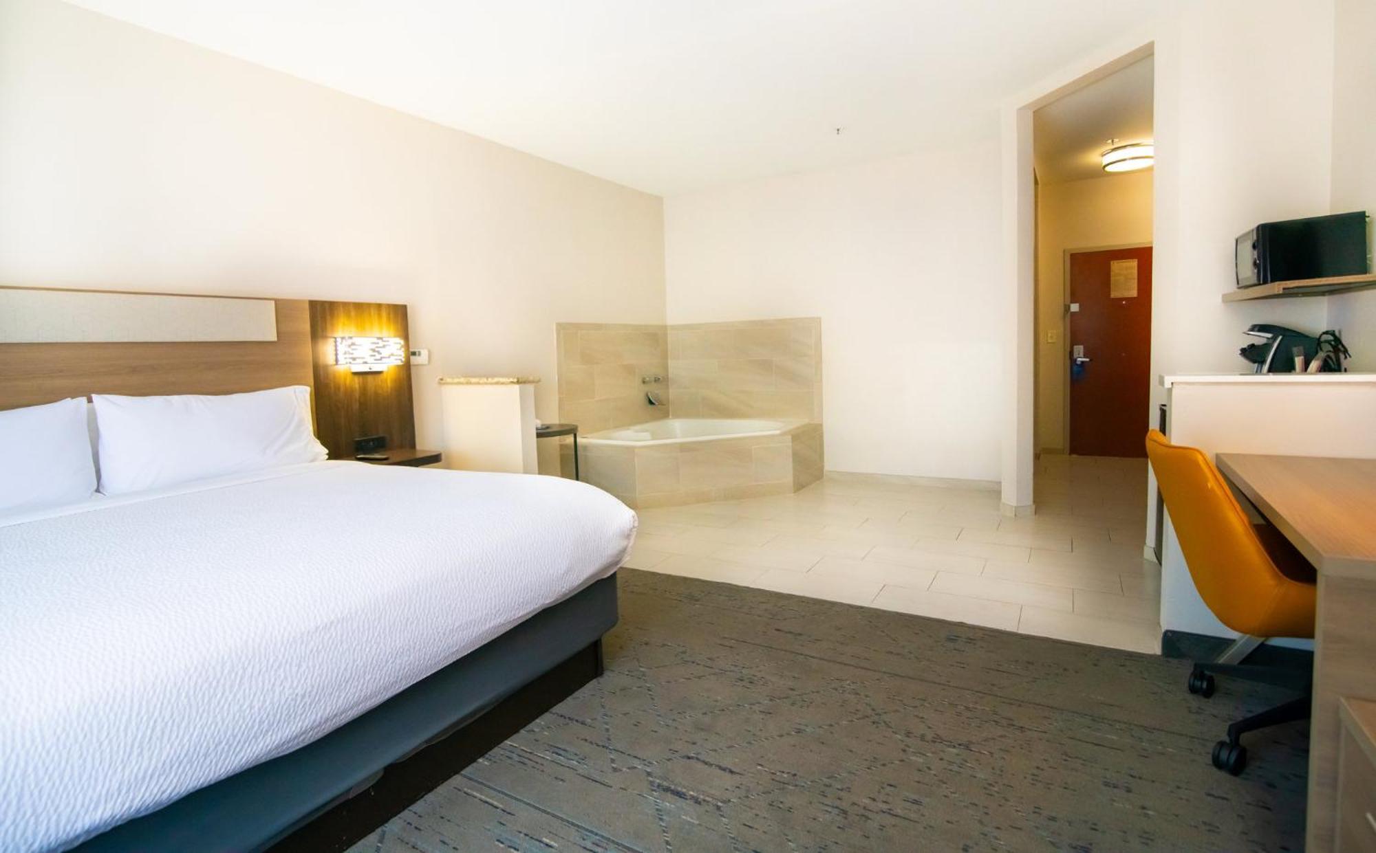 Holiday Inn Express & Suites College Station By Ihg Buitenkant foto